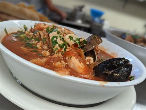 Phil's Fish Market .